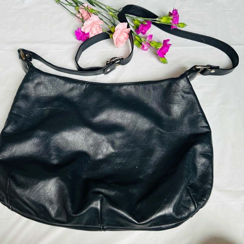 Elegant Black Leather Shoulder Bag